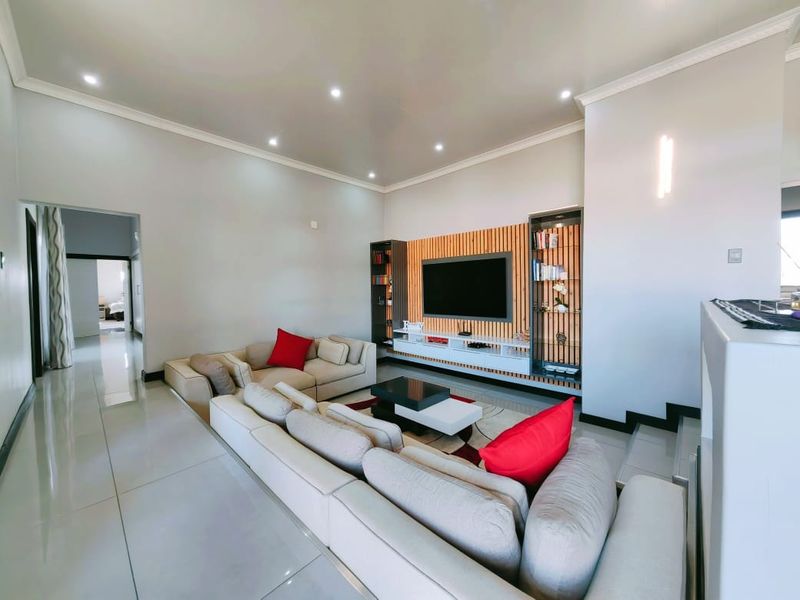 Spectacular Home in Ailanto Country Estate! - Photo 4