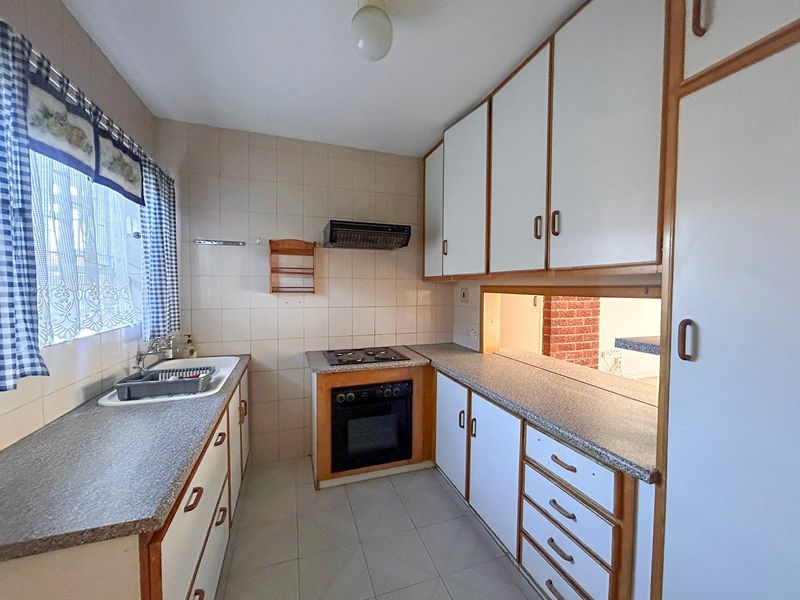 Charming and Spacious Centrally Located Apartment for Sale - Photo 5