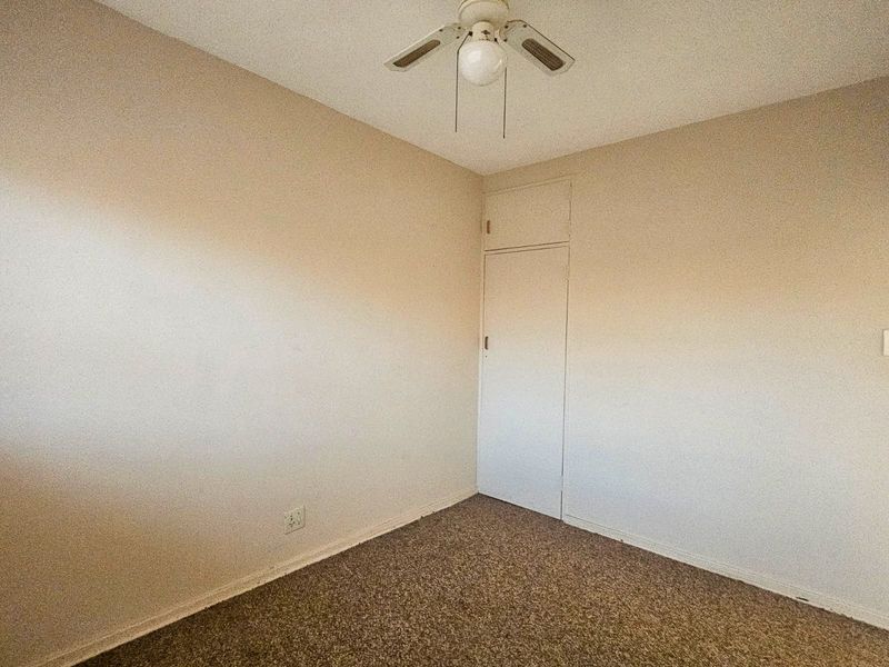 Charming and Spacious Centrally Located Apartment for Sale - Photo 9