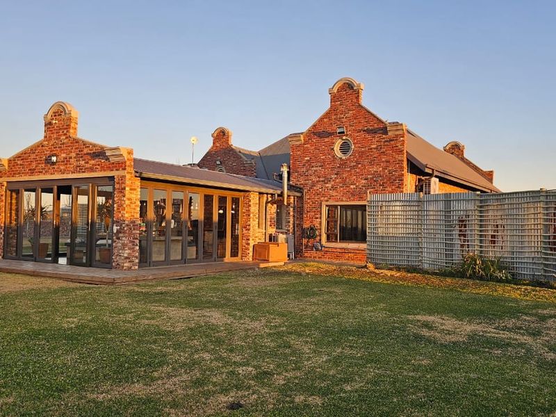 Luxurious Ailanto Country Estate! - Photo 2