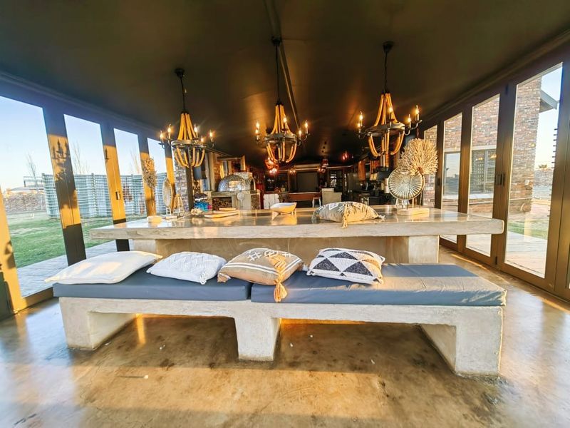 Luxurious Ailanto Country Estate! - Photo 3