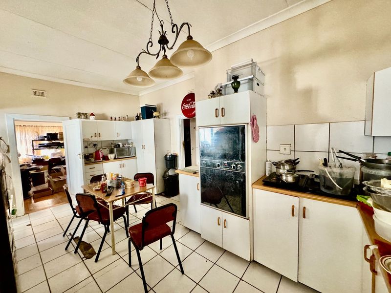 4 Bedroom family home close to local schools. - Photo 8