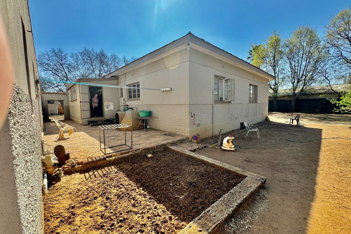 4 Bedroom family home close to local schools. - Photo 5