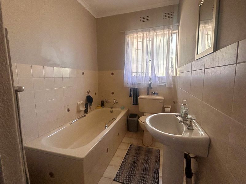 Well-maintained student house - Photo 10