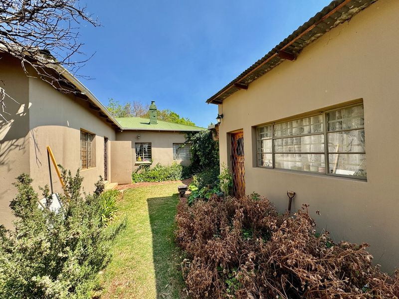 STUDENT HOUSE ON THE BULT CLOSE TO THE NORTH WEST UNIVERSITY - Photo 8