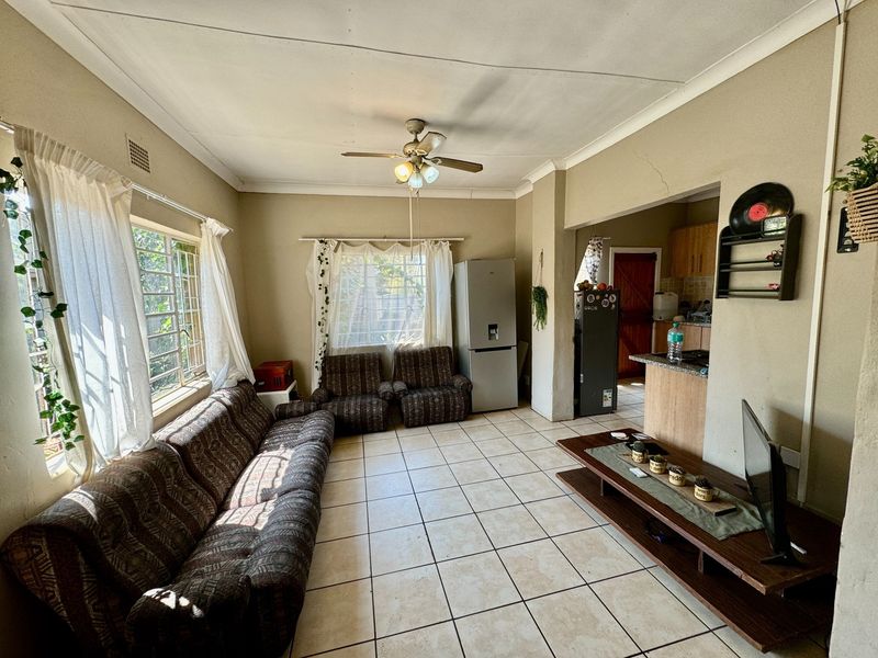 STUDENT HOUSE ON THE BULT CLOSE TO THE NORTH WEST UNIVERSITY - Photo 9