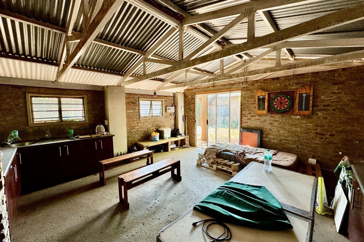 STUDENT HOUSE ON THE BULT CLOSE TO THE NORTH WEST UNIVERSITY - Photo 3