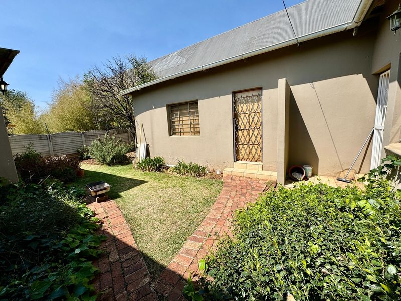 STUDENT HOUSE ON THE BULT CLOSE TO THE NORTH WEST UNIVERSITY - Photo 7