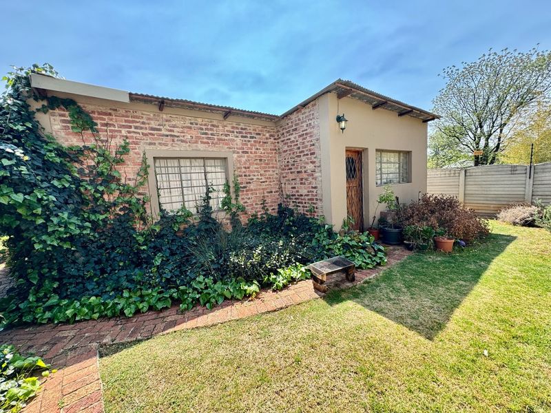 STUDENT HOUSE ON THE BULT CLOSE TO THE NORTH WEST UNIVERSITY - Photo 2