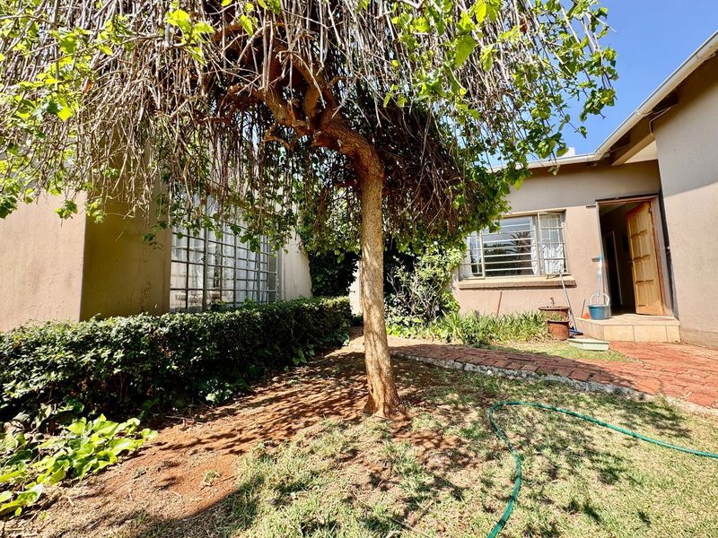 STUDENT HOUSE ON THE BULT CLOSE TO THE NORTH WEST UNIVERSITY - Photo 5