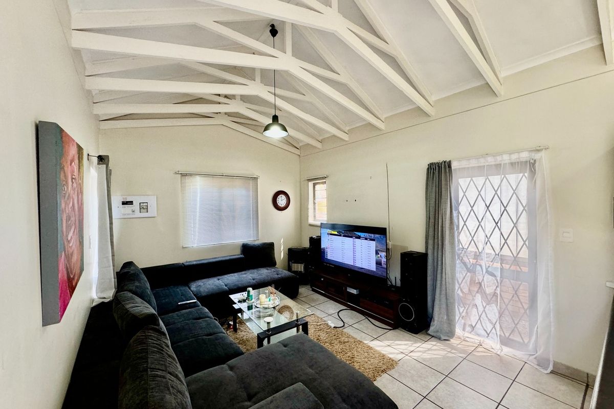 3 Bedroom Townhouse in the heart of Potchefstroom - Photo 3