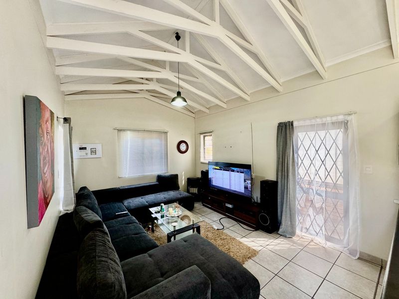 3 Bedroom Townhouse in the heart of Potchefstroom - Photo 3