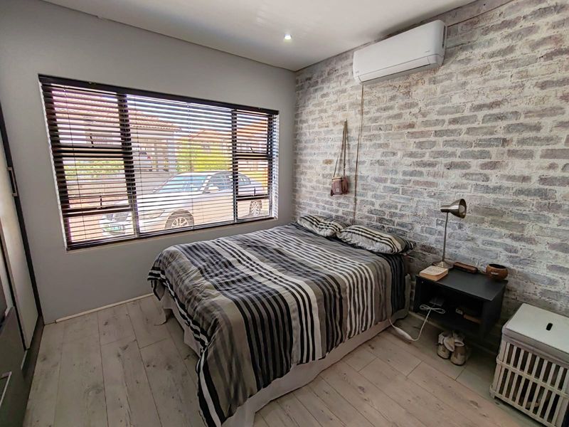 Modern Estate Living! - Photo 8