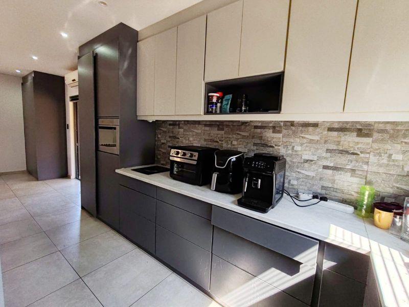 Modern Estate Living! - Photo 6