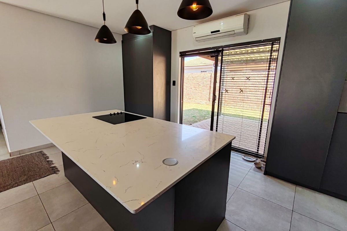 Modern Estate Living! - Photo 5