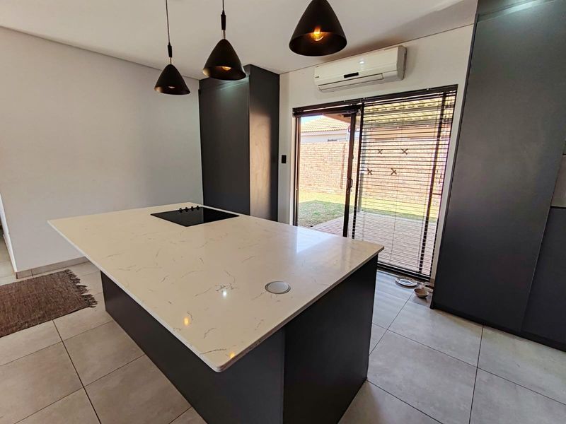 Modern Estate Living! - Photo 5