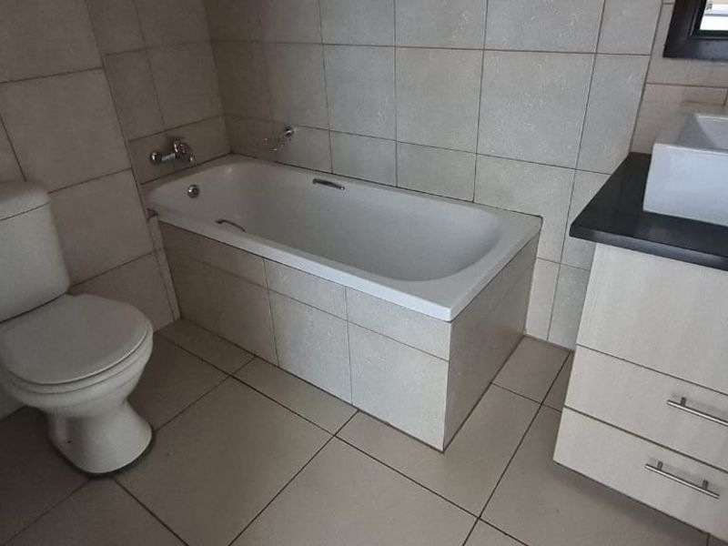 Spacious Two-bedroom Apartment– Potchefstroom – For Sale - Photo 8