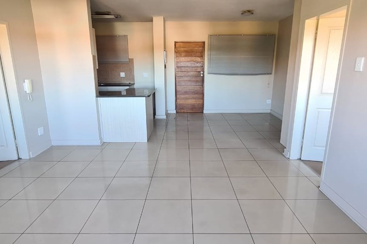 Spacious Two-bedroom Apartment– Potchefstroom – For Sale - Photo 4
