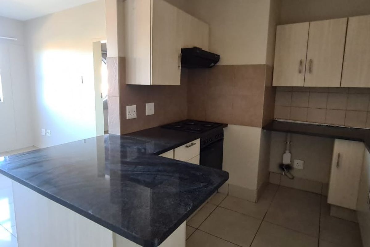 Spacious Two-bedroom Apartment– Potchefstroom – For Sale - Photo 2