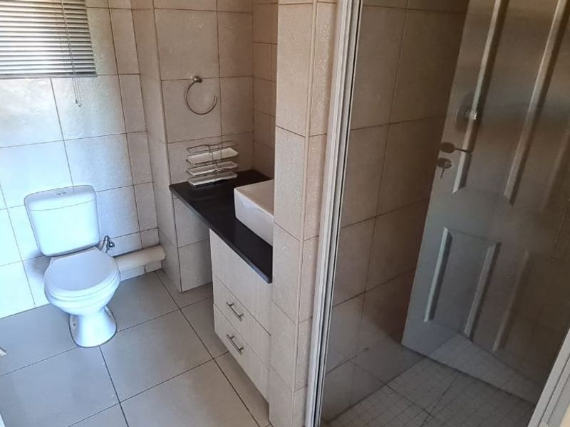 Spacious Two-bedroom Apartment– Potchefstroom – For Sale - Photo 5