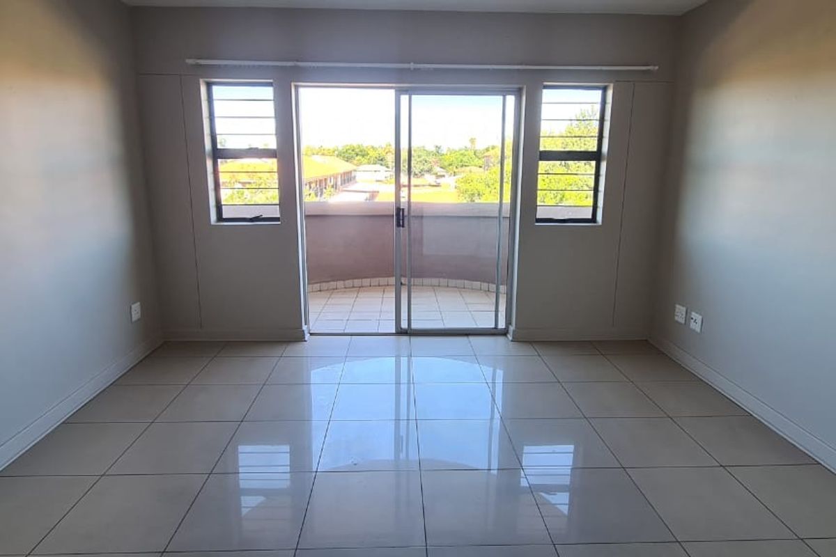 Spacious Two-bedroom Apartment– Potchefstroom – For Sale - Photo 3
