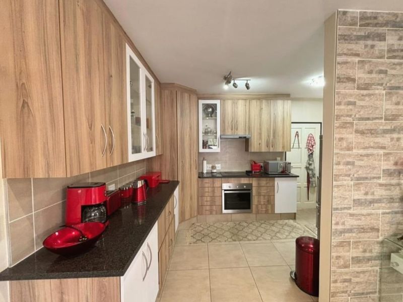 Great Location! - Photo 7