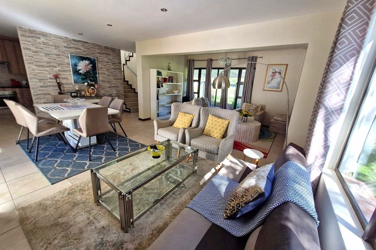 Great Location! - Photo 2