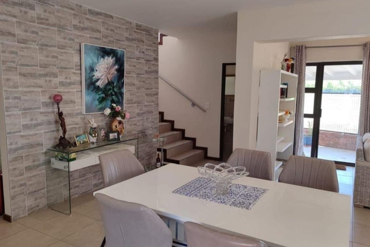 Great Location! - Photo 5