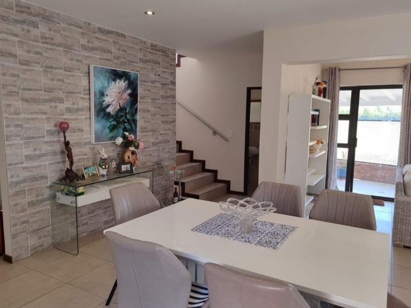 Great Location! - Photo 5