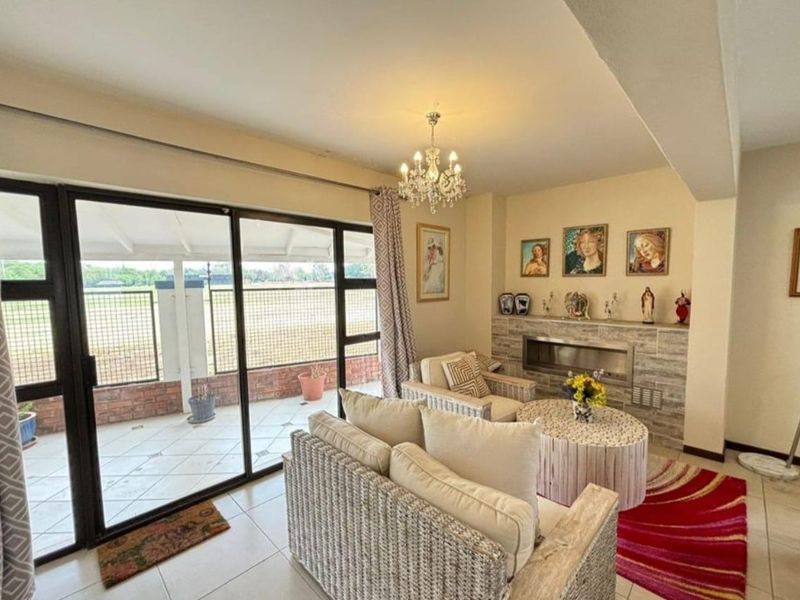 Great Location! - Photo 4