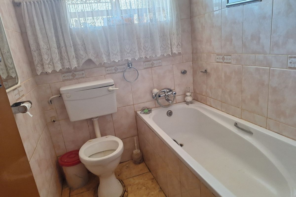 A Home in Safe Area in Ikageng..... - Photo 3