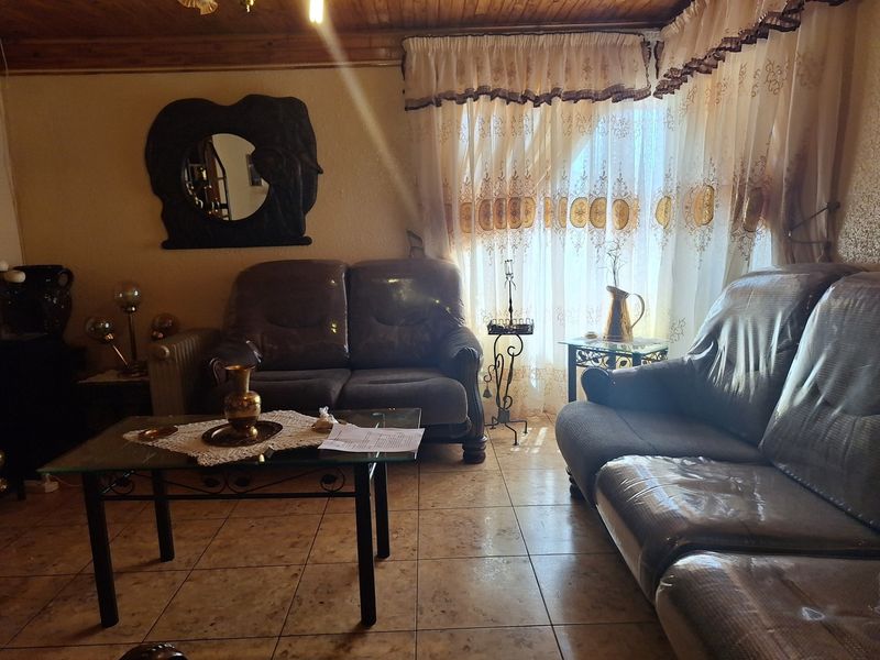 A Home in Safe Area in Ikageng..... - Photo 4