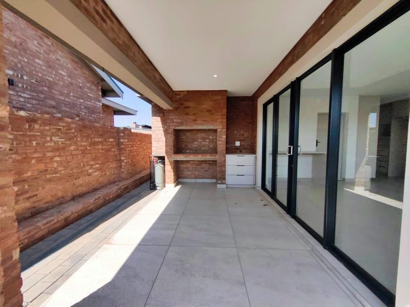 Newly Built Home in a Secure Estate! - Photo 10