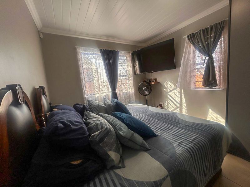 Modern Townhouse in Baillie Park – Light, Space, and Comfort - Photo 9