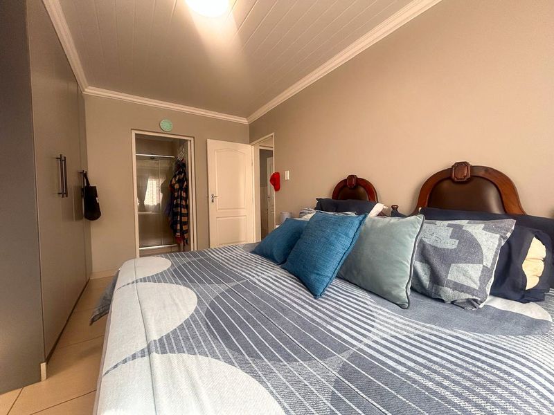 Modern Townhouse in Baillie Park – Light, Space, and Comfort - Photo 7