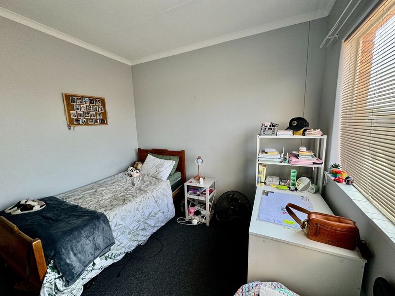 3 Bedroom Apartment with a view. - Photo 10