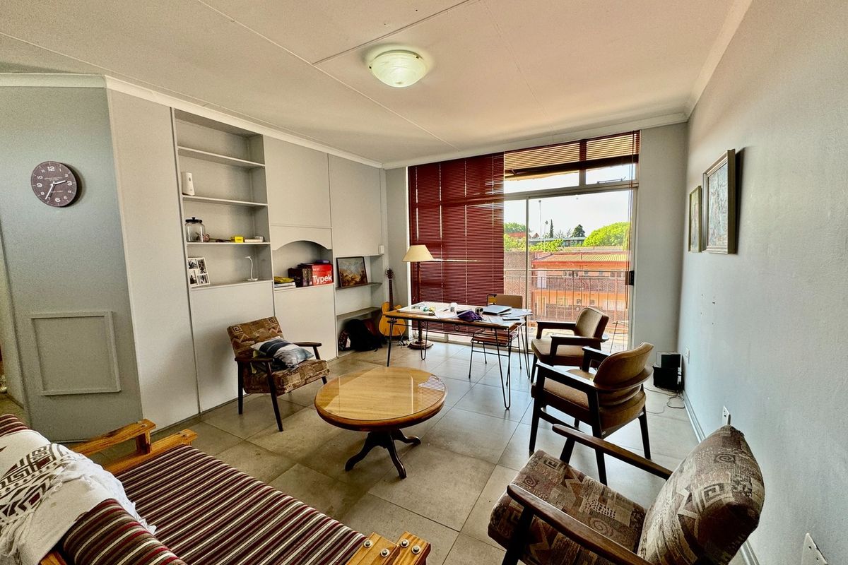 3 Bedroom Apartment with a view. - Photo 2