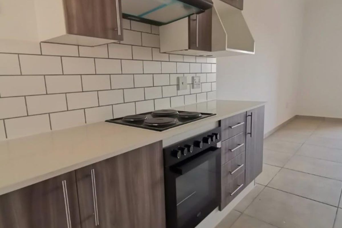 Brand New on the Market! - Photo 3