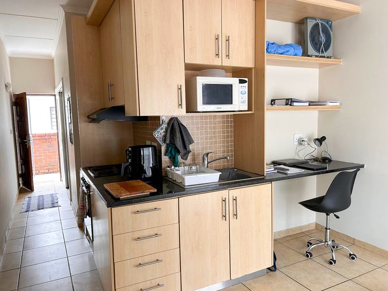 Spacious Ground Floor Apartment in Secure Carmen Complex - Photo 5