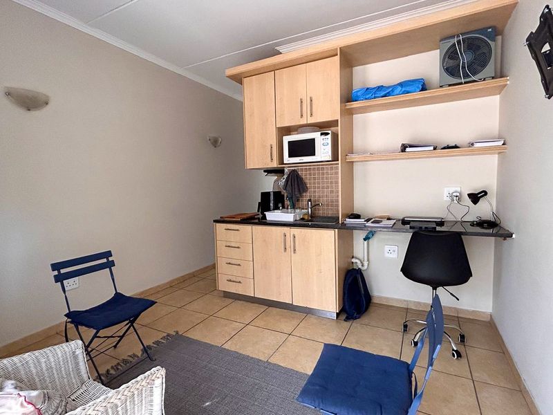 Spacious Ground Floor Apartment in Secure Carmen Complex - Photo 2