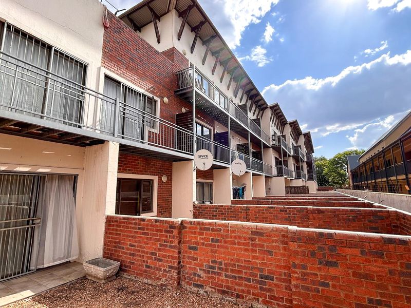 Spacious Ground Floor Apartment in Secure Carmen Complex - Photo 10
