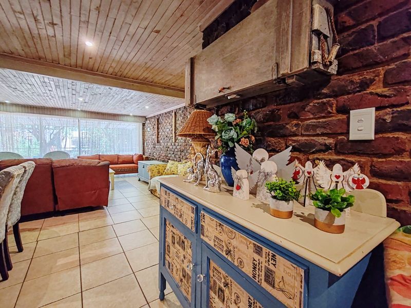 Small Holding in Baillie Park with 8 Apartments! - Photo 6