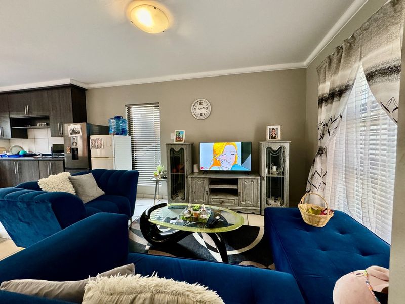 2 Bedroom Townhouse with plenty of space! - Photo 10