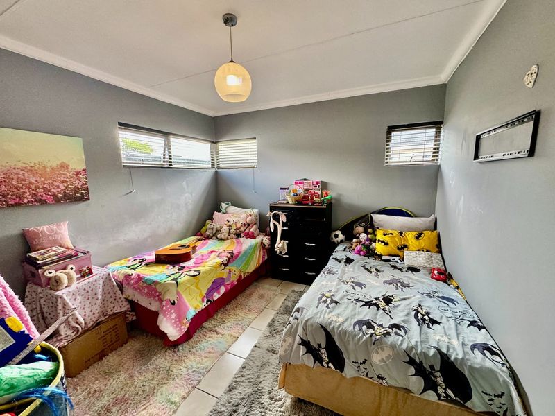 2 Bedroom Townhouse with plenty of space! - Photo 6