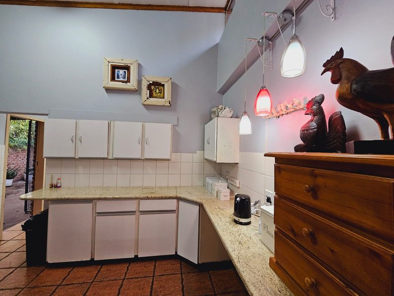 Beautiful Family Home! - Photo 10