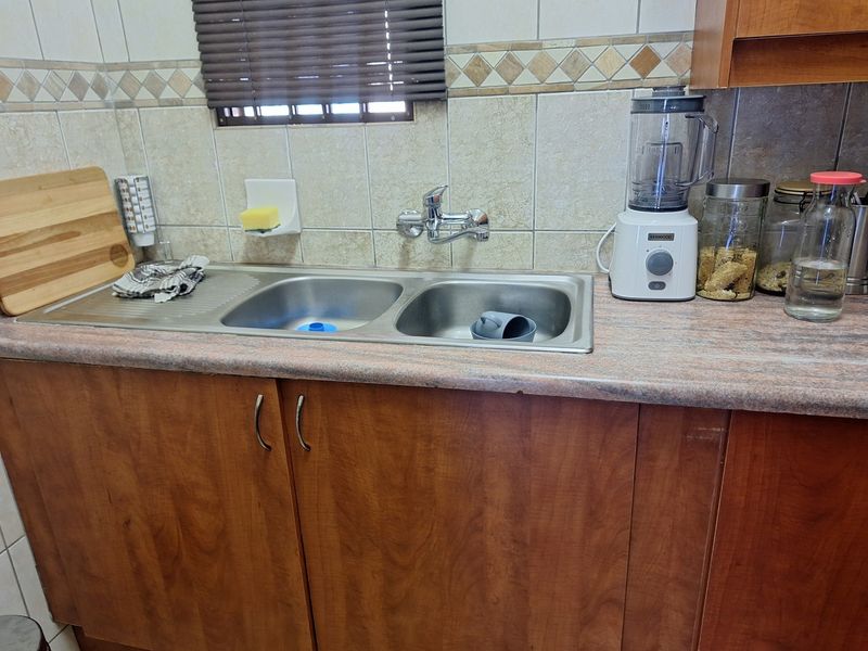 2 bedroom apartment at a very popular complex!!! - Photo 10