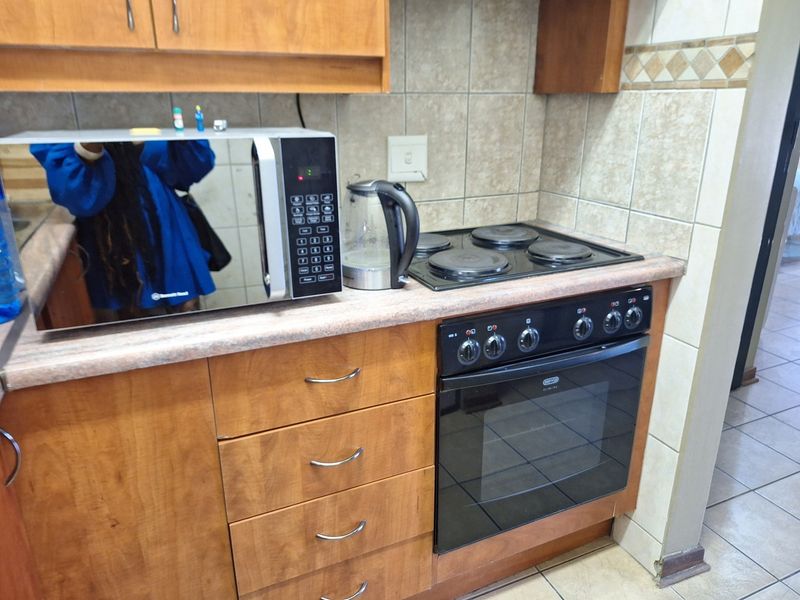 2 bedroom apartment at a very popular complex!!! - Photo 4