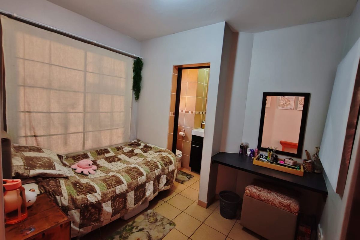 Apartment Next to the University! - Photo 5