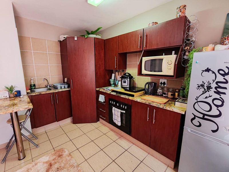 Apartment Next to the University! - Photo 4