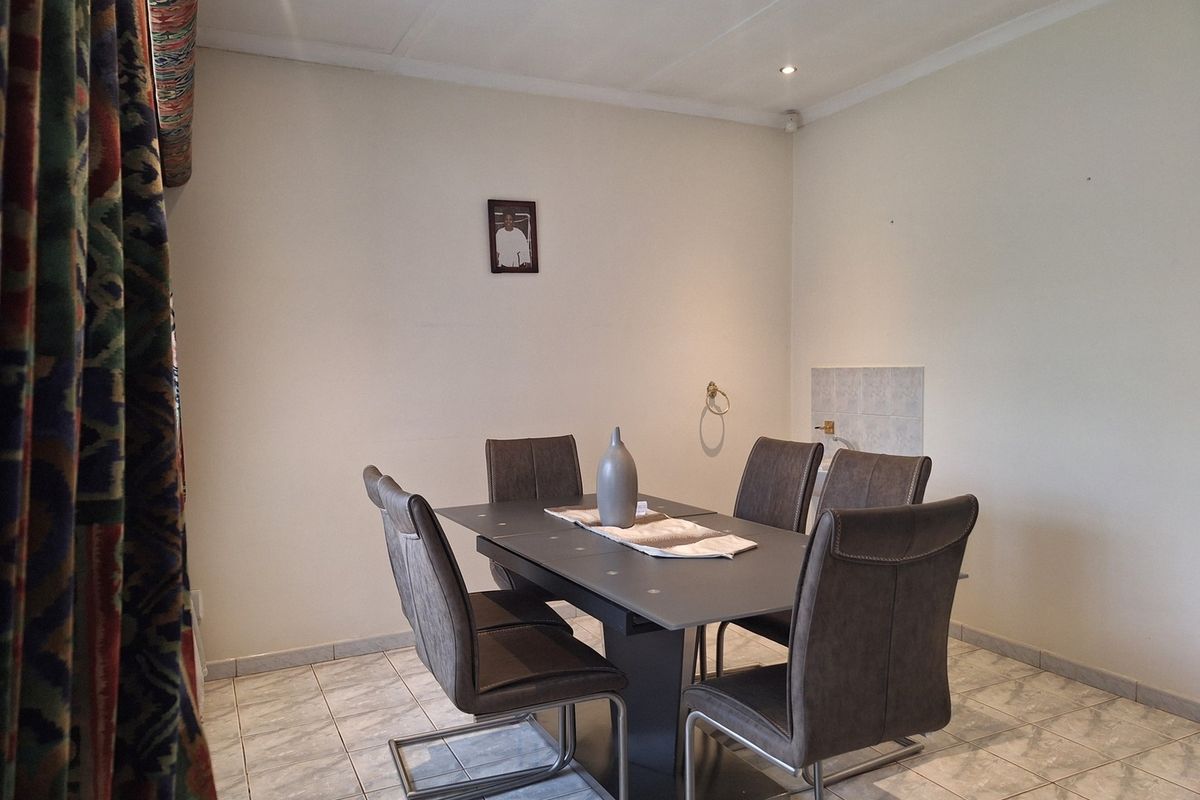 Family Home On a Corner Stand!!!!! - Photo 5